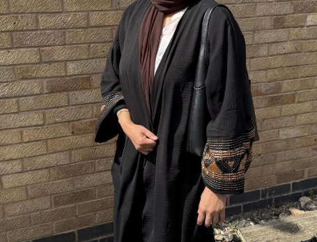 Embroidery cuffed abaya