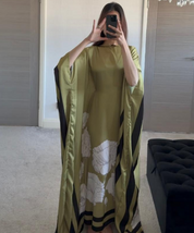 Batwing satin dress in flower