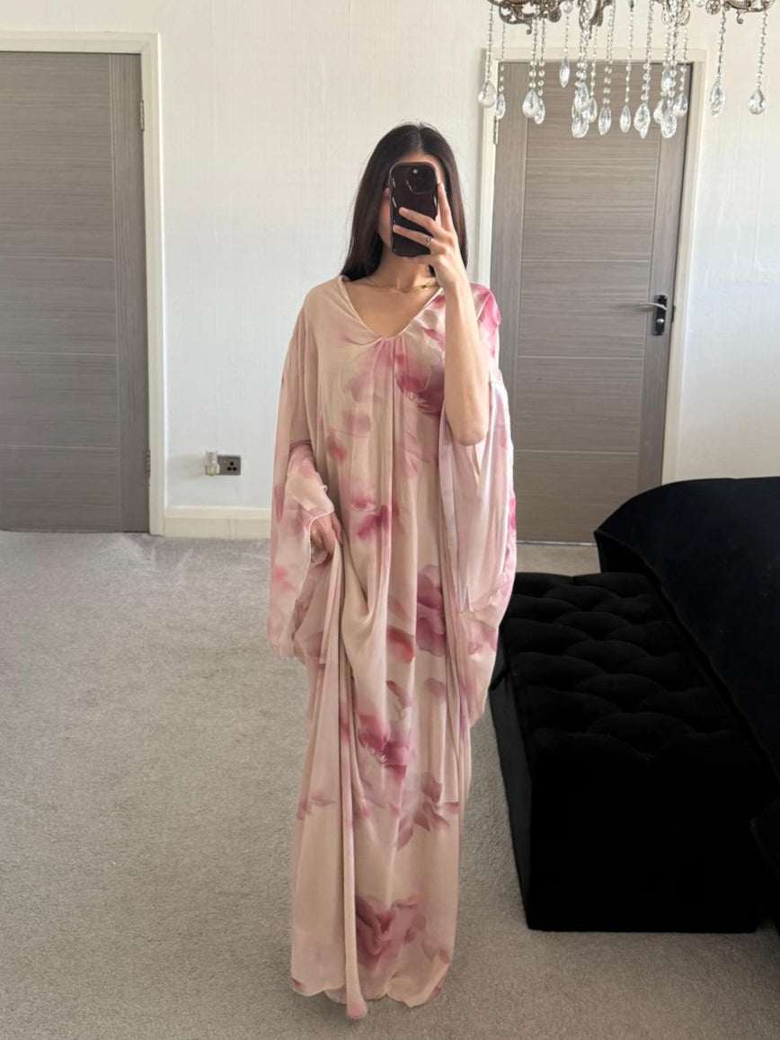 Chiffon batwing abaya in mink blur