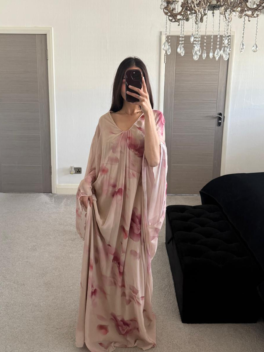 Chiffon batwing abaya in mink blur