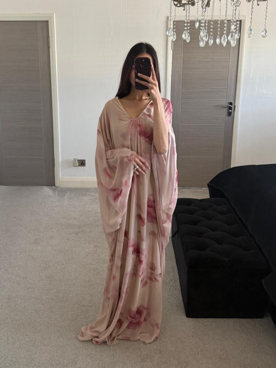 Chiffon batwing abaya in mink blur