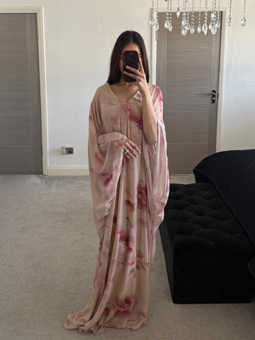 Chiffon batwing abaya in mink blur