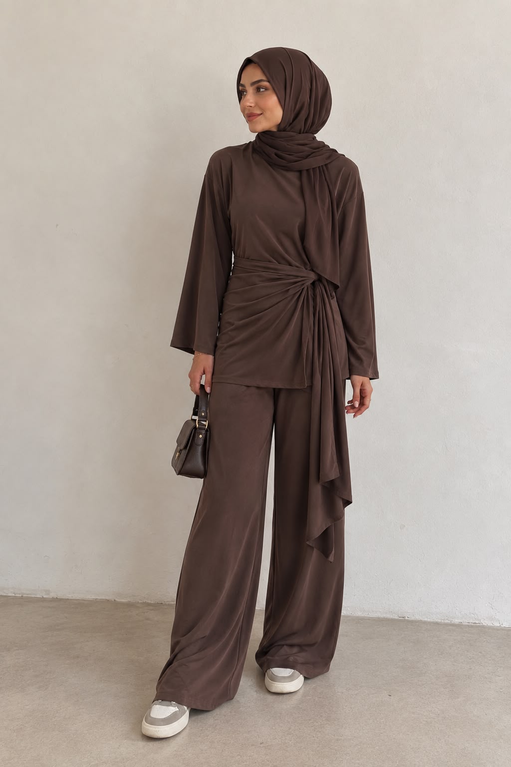 Super soft tie & drape every-day set in deep brown